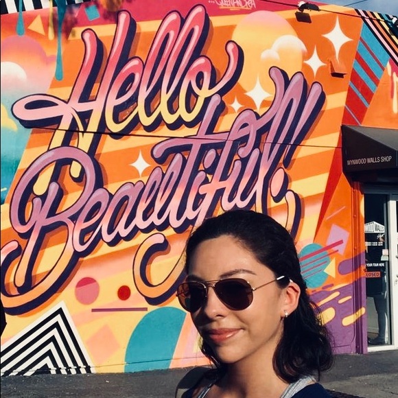 Meet your Posher, MJ - Picture 1 of 1